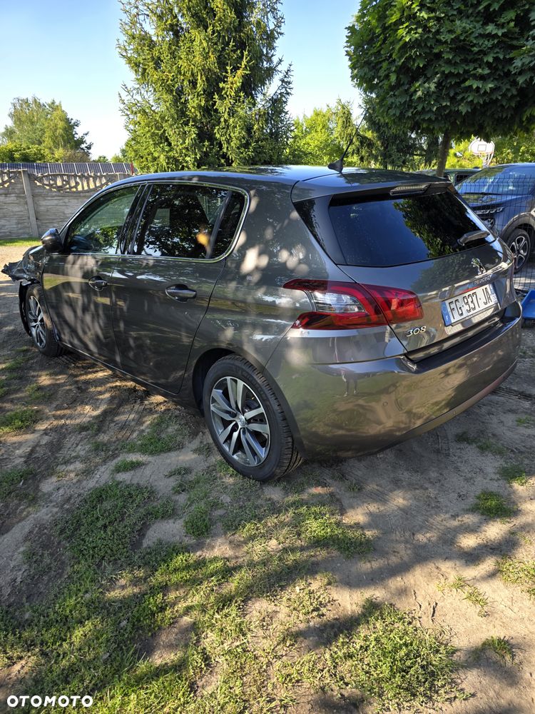 Peugeot 308 1.2 PureTech GPF Allure S&S EAT8 - 6