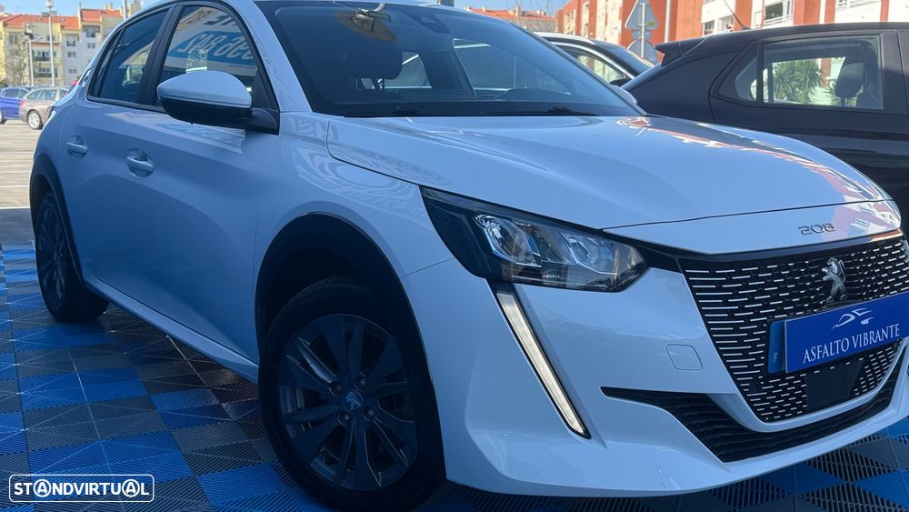 Peugeot e-208 Allure Pack - 14