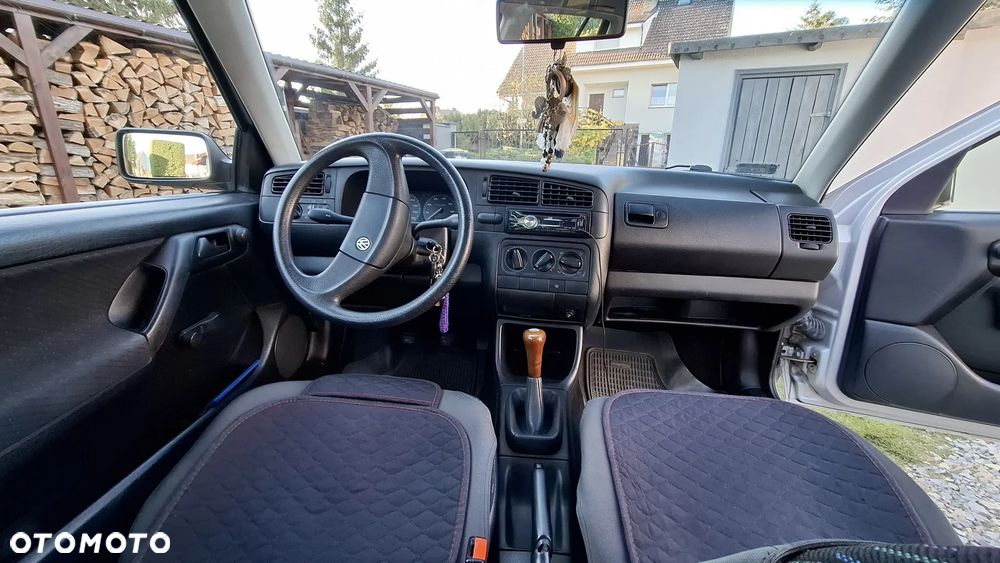 Volkswagen Golf 1.6 CL - 9