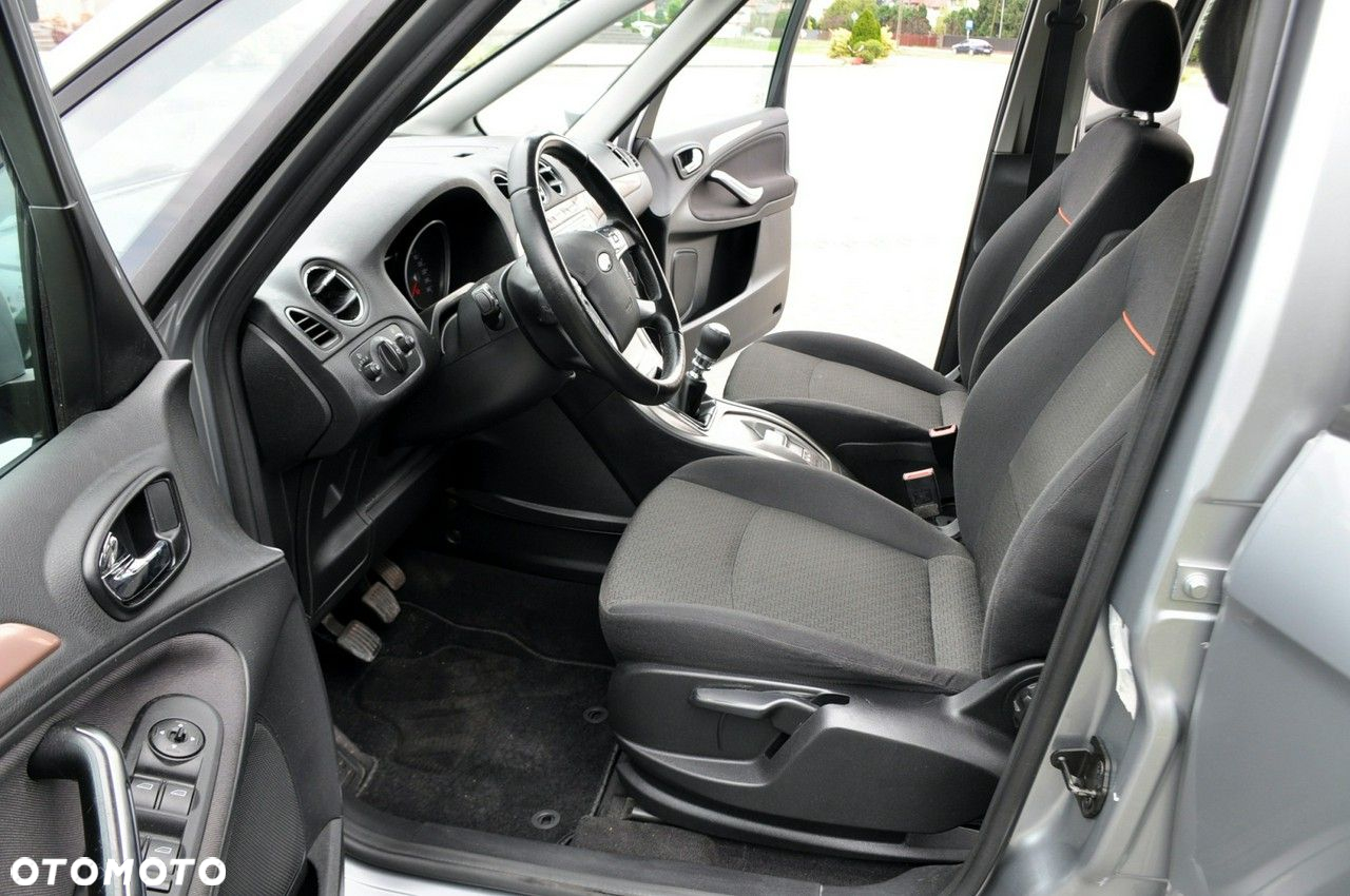 Ford Galaxy - 22