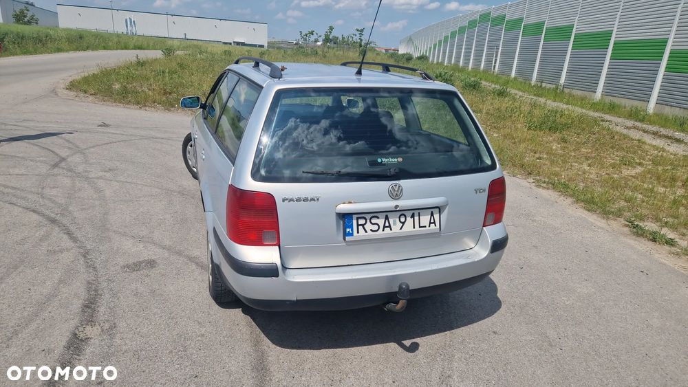 Volkswagen Passat 1.9 TDI Comfortline - 3