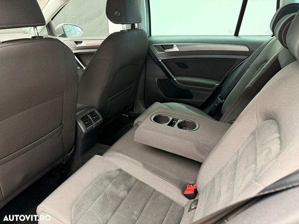 Volkswagen Golf - 16