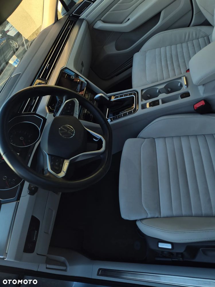 Volkswagen Passat - 8