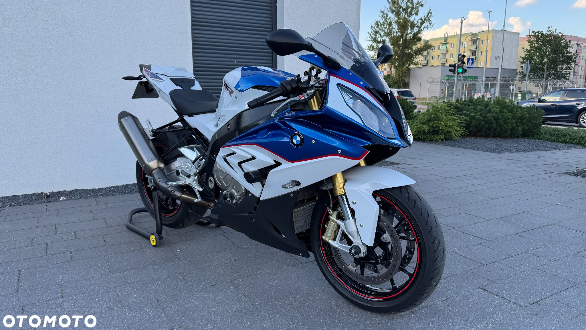 BMW S - 6