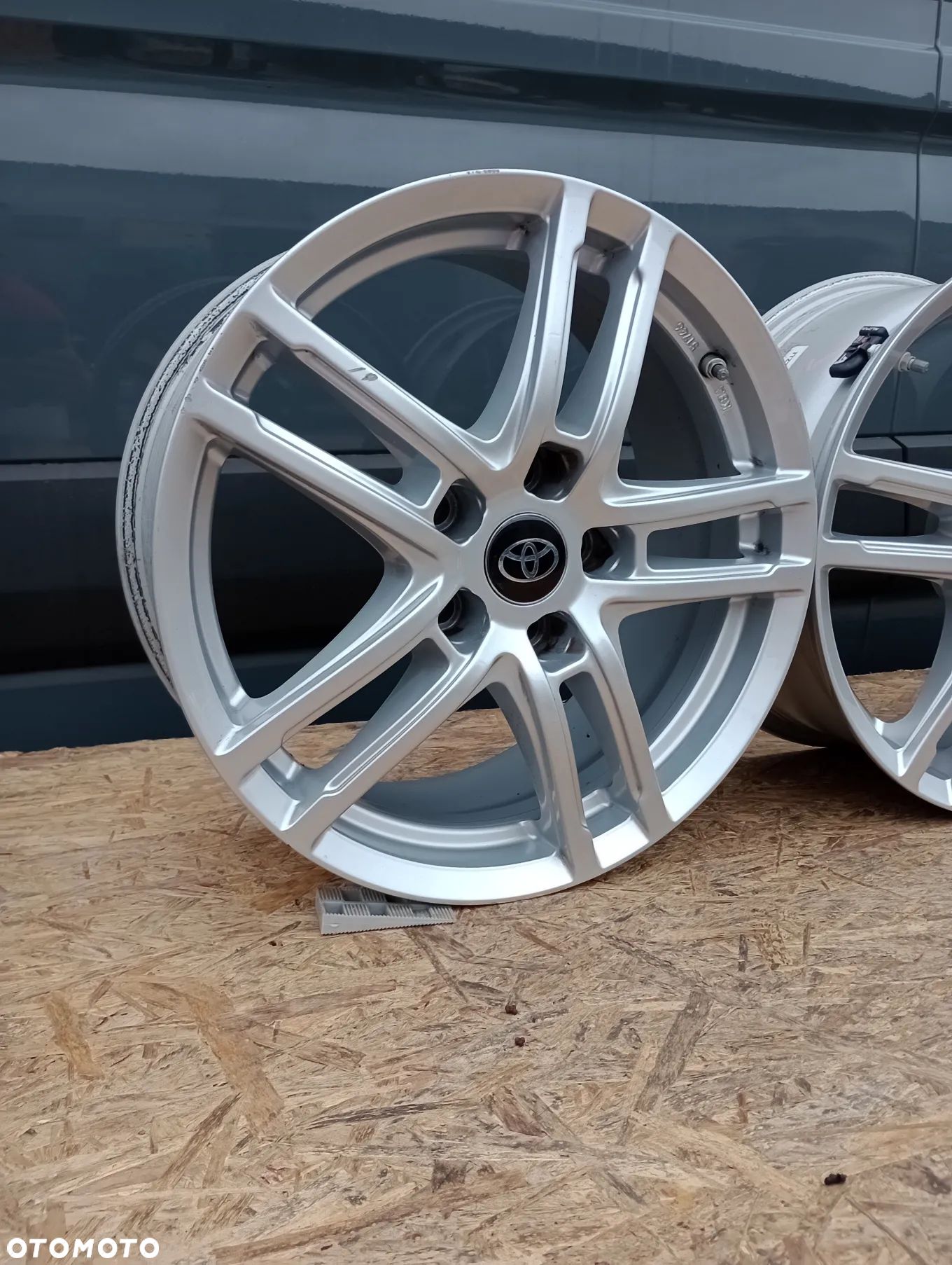 FELGI ALUMINIOWE 5x114 R17 7,5J ET45 CZUJNIKI TPMS TOYOTA AURIS AVENSIS CAMRY C-HR COROLLA PRIUS+ RAV4 YARIS - 1