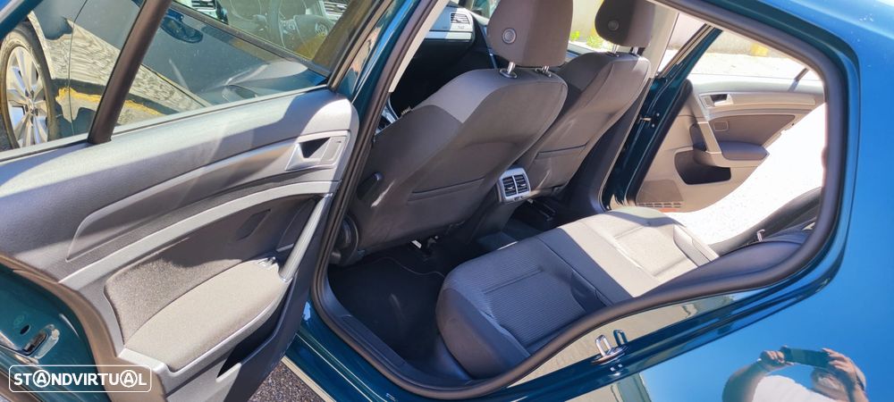 VW Golf 1.0 TSI Confortline DSG - 21