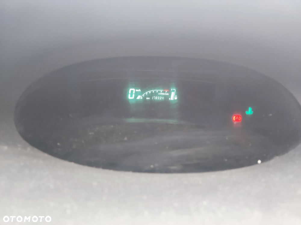 Toyota Yaris 1.0 Base - 13