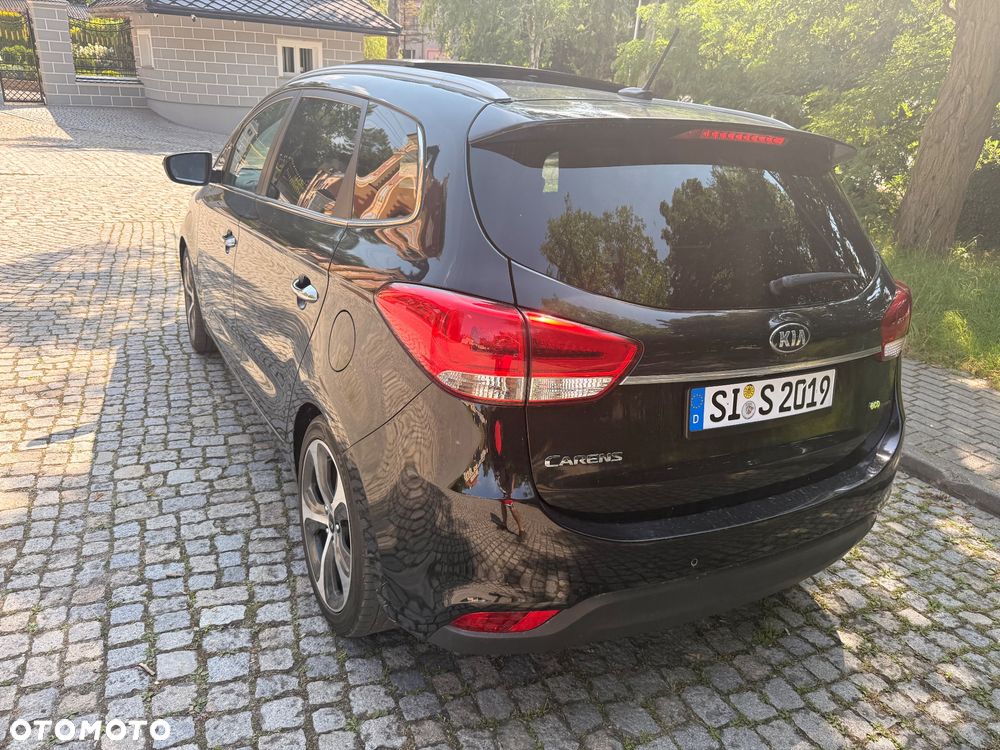 Kia Carens - 17