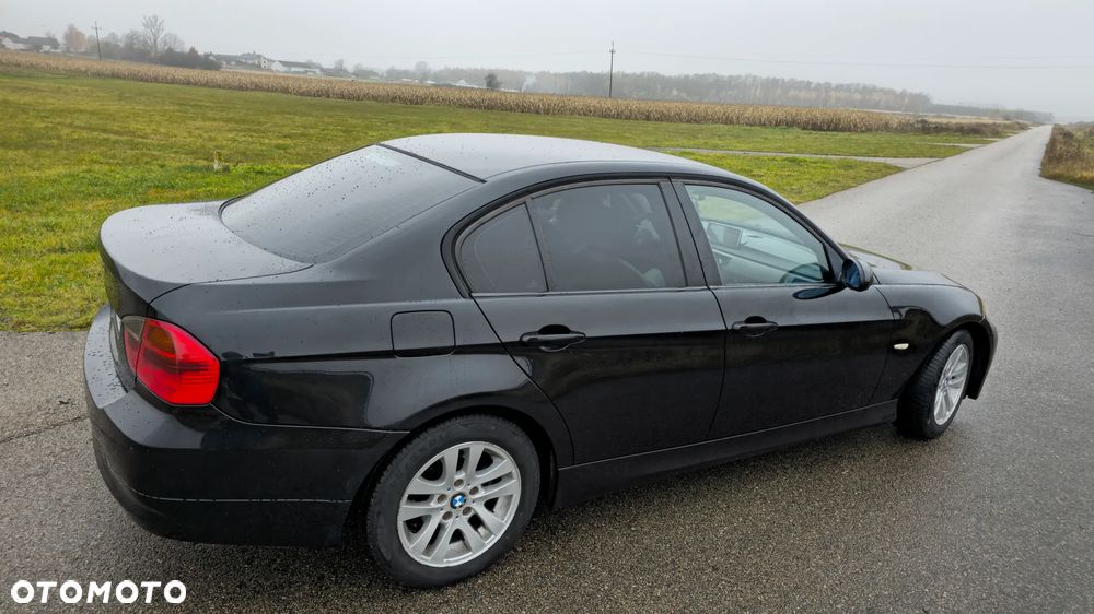 BMW Seria 3 318d - 3