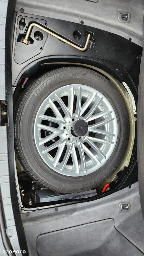 BMW Seria 7 740d - 32