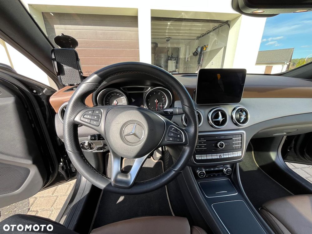 Mercedes-Benz GLA 220 4-Matic - 25