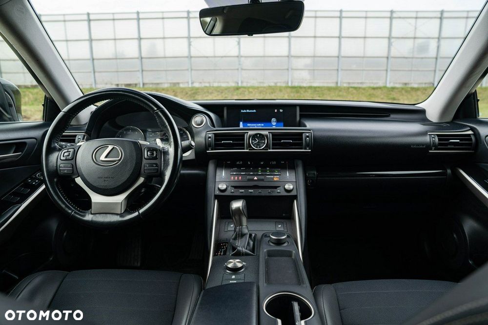 Lexus IS - 18