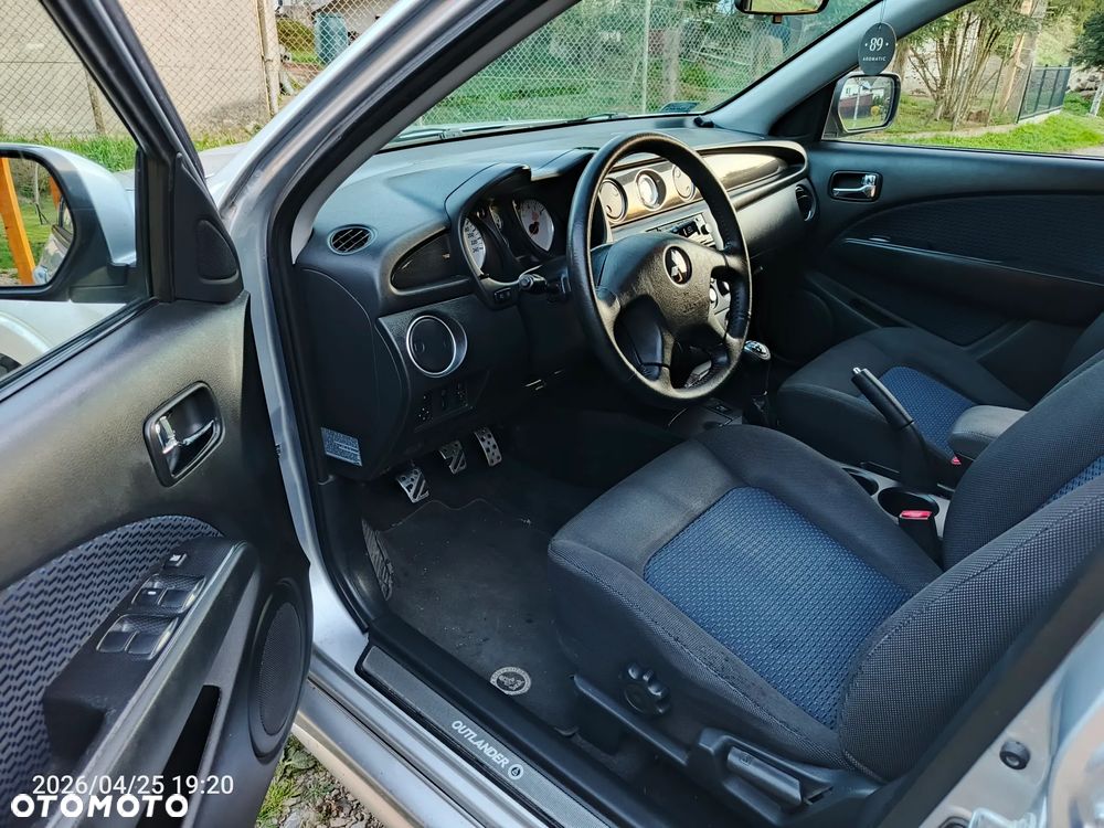 Mitsubishi Outlander 2.0 Intense DAKAR - 12