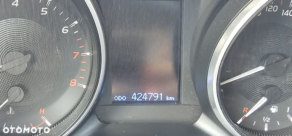 Toyota Avensis 1.8 Active - 11