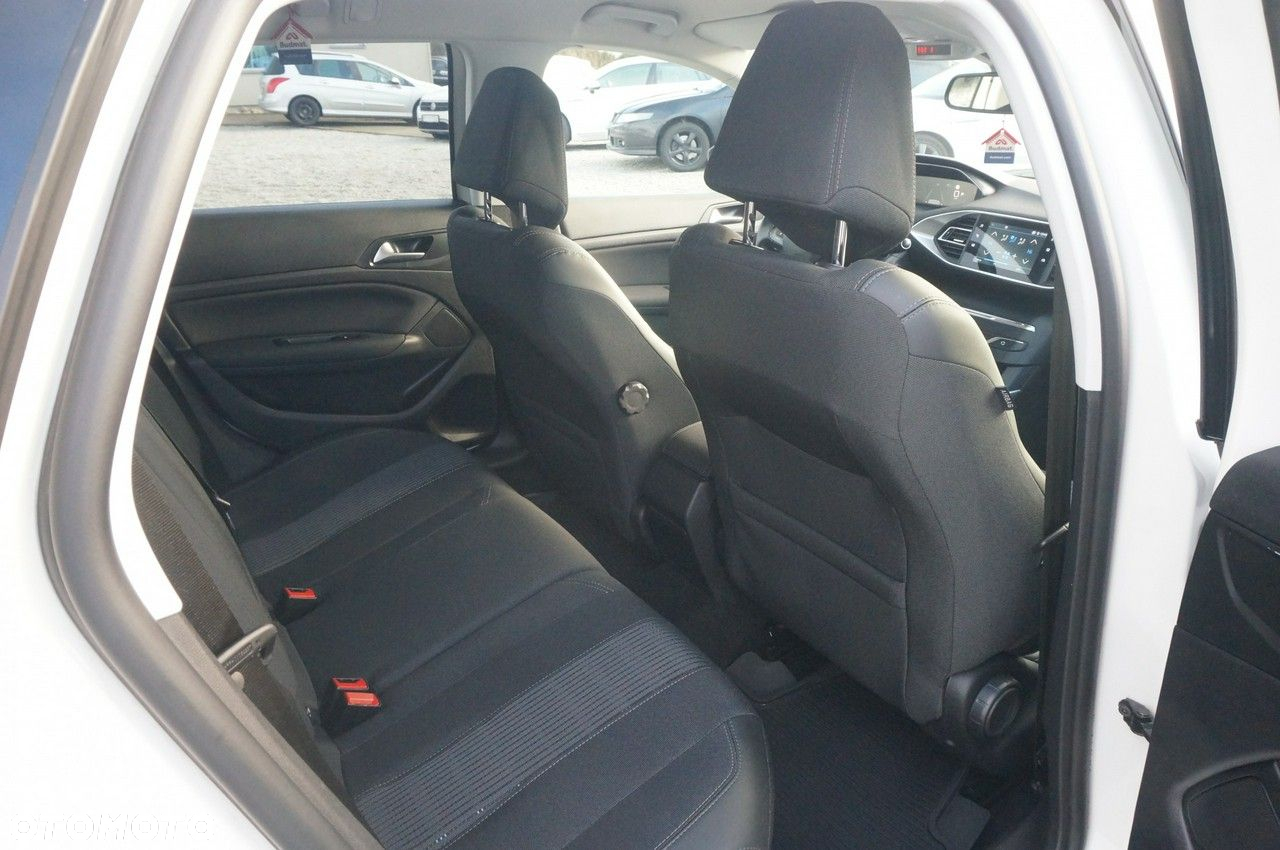 Peugeot 308 1.5 BlueHDi Allure Pack S&S EAT8 - 31