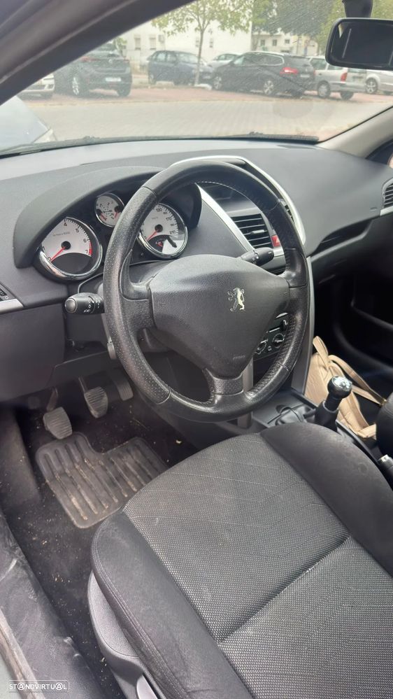 Peugeot 207 1.4 16V Trendy - 9