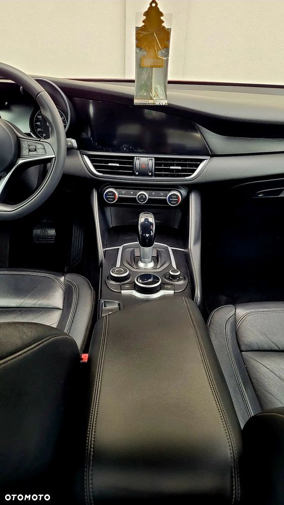 Alfa Romeo Giulia - 14