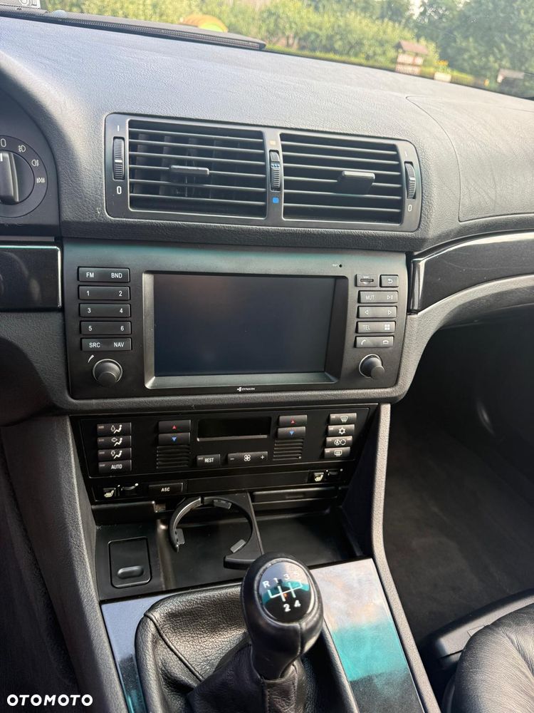 BMW Seria 5 528i - 12