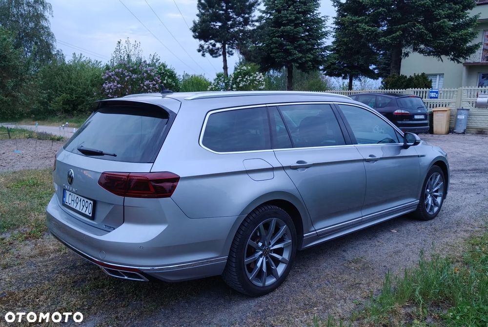 Volkswagen Passat Variant 2.0 TDI SCR DSG 4Motion Elegance - 12
