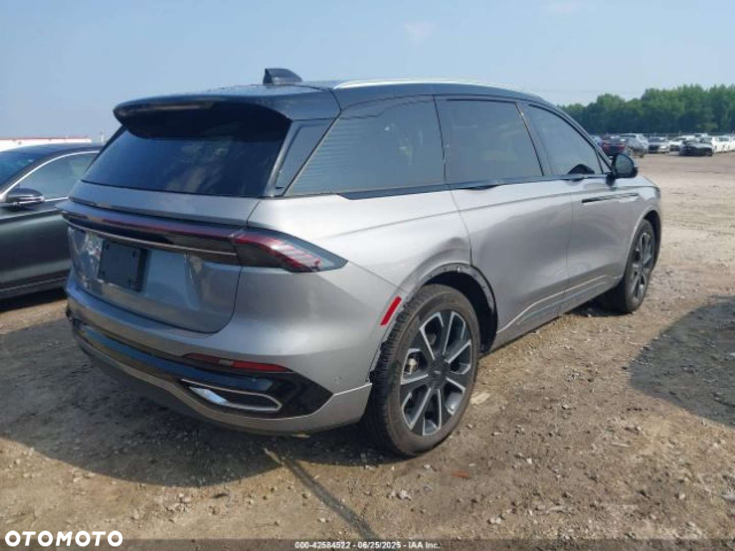 Lincoln Nautilus - 6