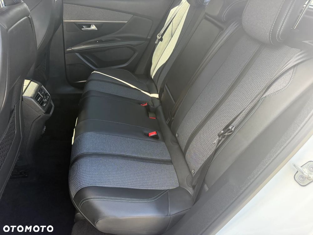 Peugeot 3008 1.2 PureTech GPF Allure S&S - 15