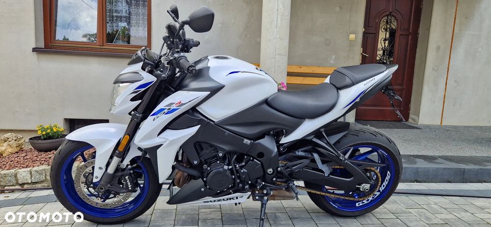 Suzuki GSX - 20