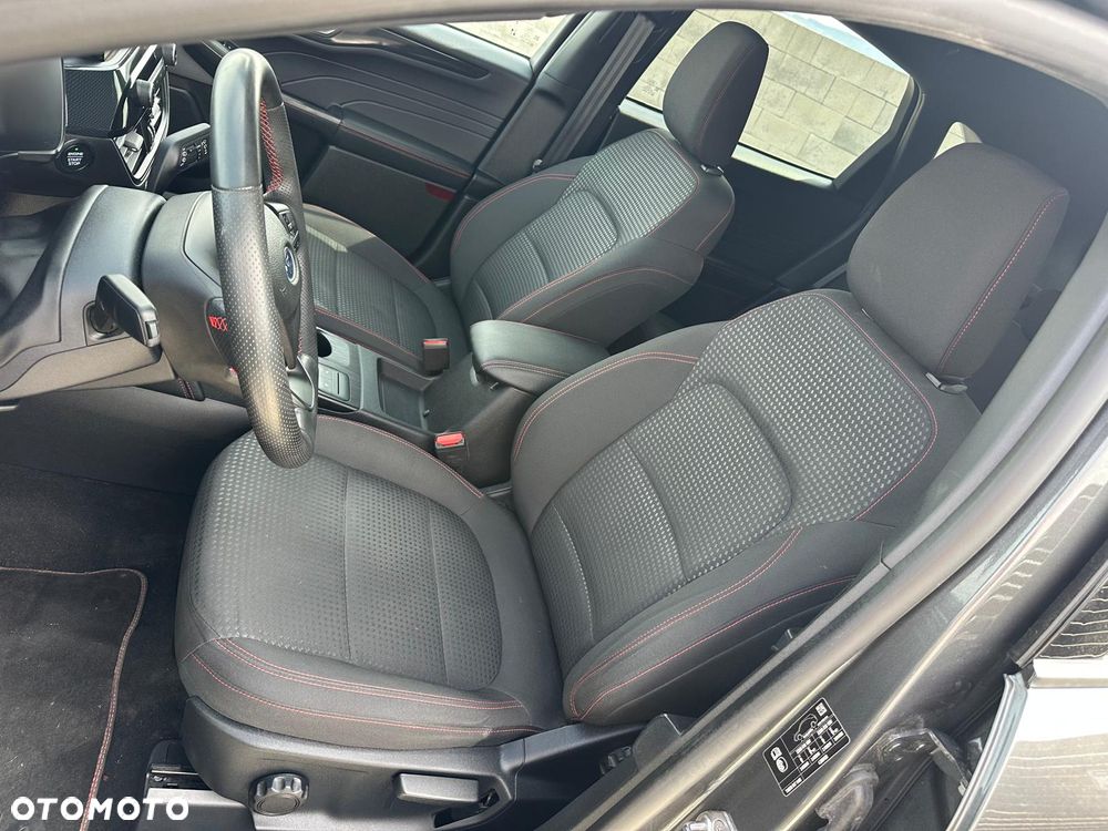 Ford Kuga 2.5 Duratec FHEV 4x4 ST-LINE X - 11