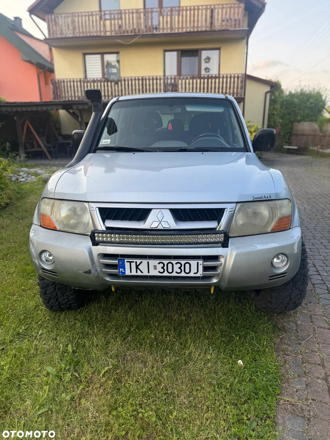 Mitsubishi Pajero - 4
