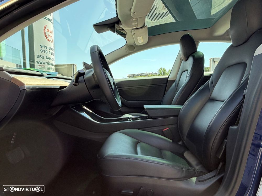 Tesla Model 3 - 10