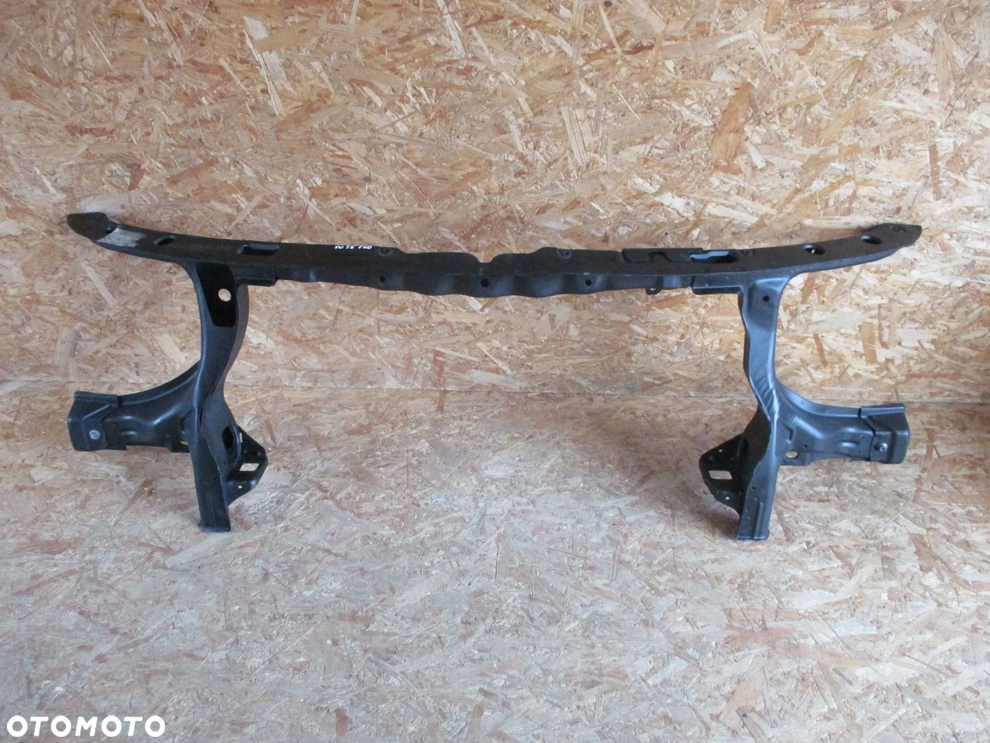 PAS PRZEDNI VW T5 7H0 - 2
