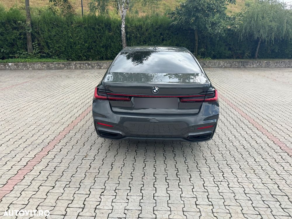 BMW Seria 7 745e - 24