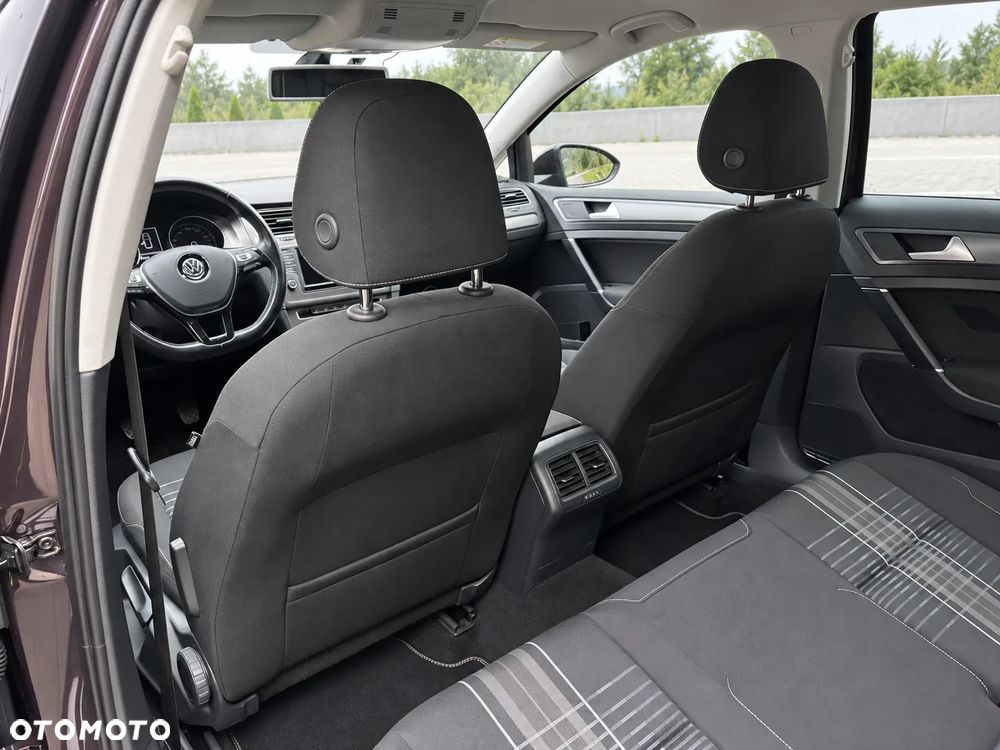Volkswagen Golf - 18
