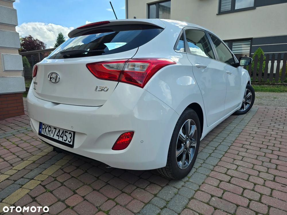Hyundai i30 blue 1.6 GDI YES Gold - 4