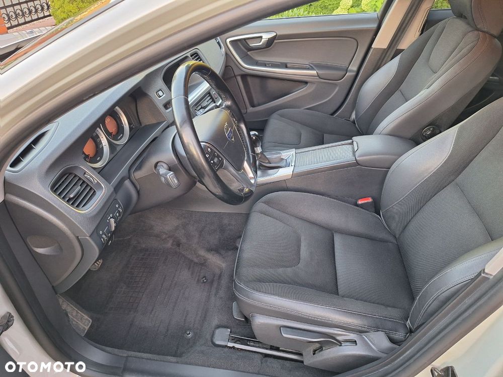 Volvo V60 D2 - 6