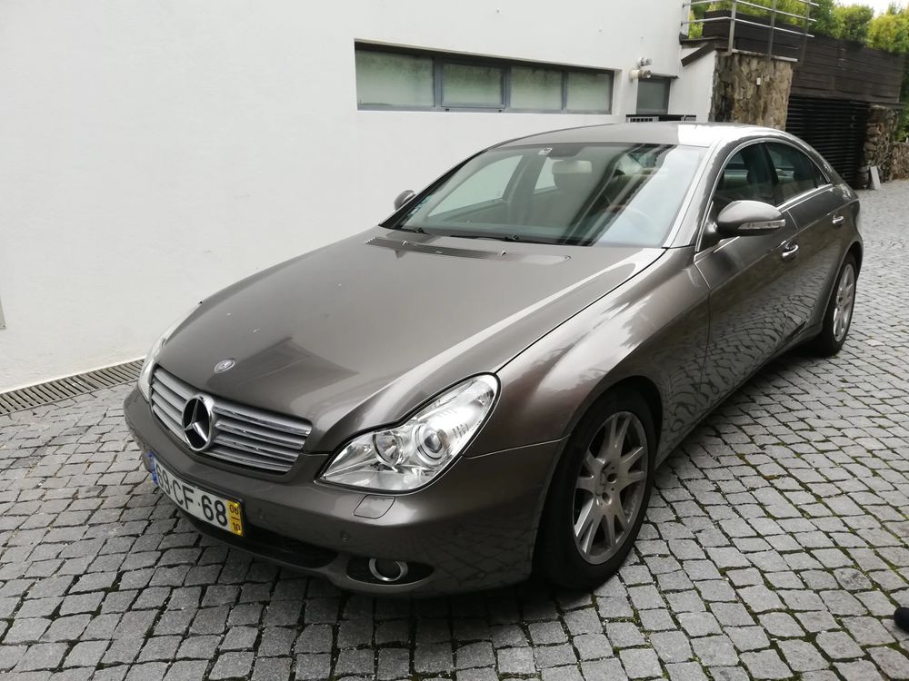 Usado Mercedes-Benz 320 2006 - 12 500 EUR, 335 000 km - Standvirtual.com