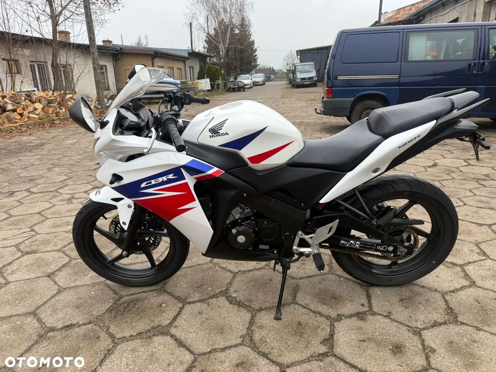 Honda CBR - 9