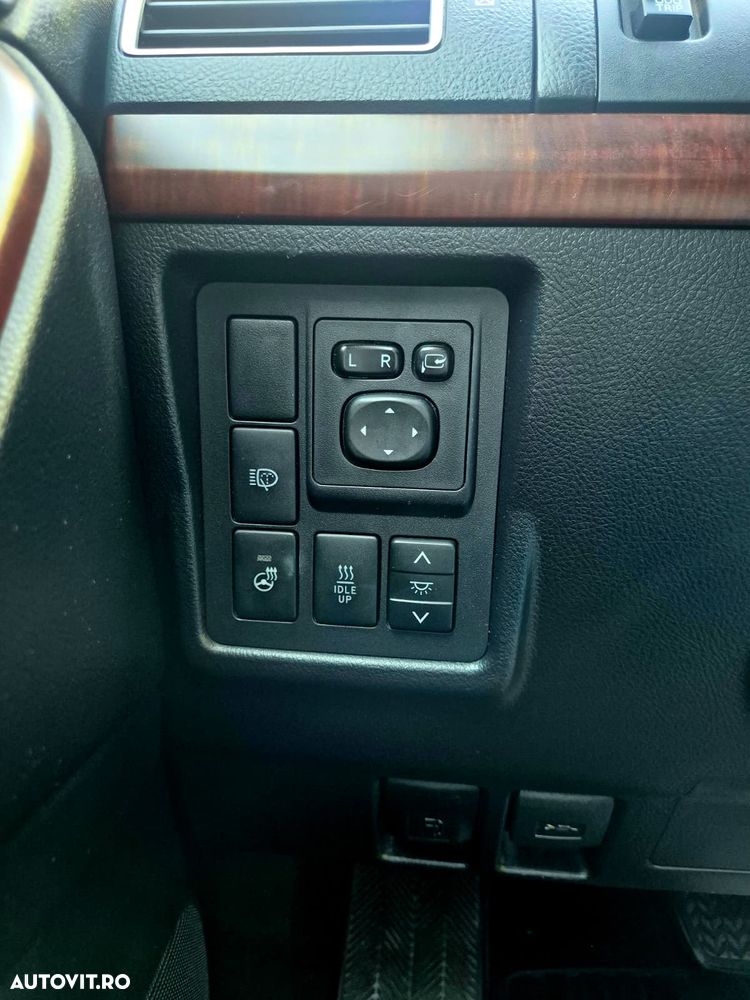 Toyota Land Cruiser 2.8l Turbo D-4D A/T AVS Luxury - 26