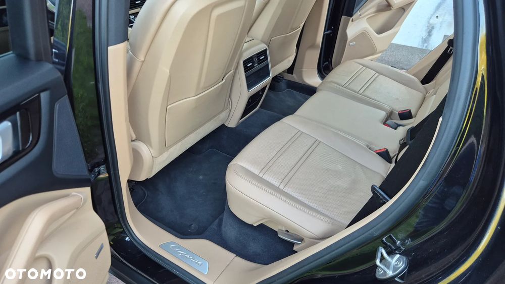 Porsche Cayenne Platinum Edition - 23