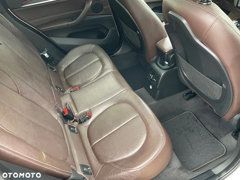 BMW X1 xDrive28i xLine - 11
