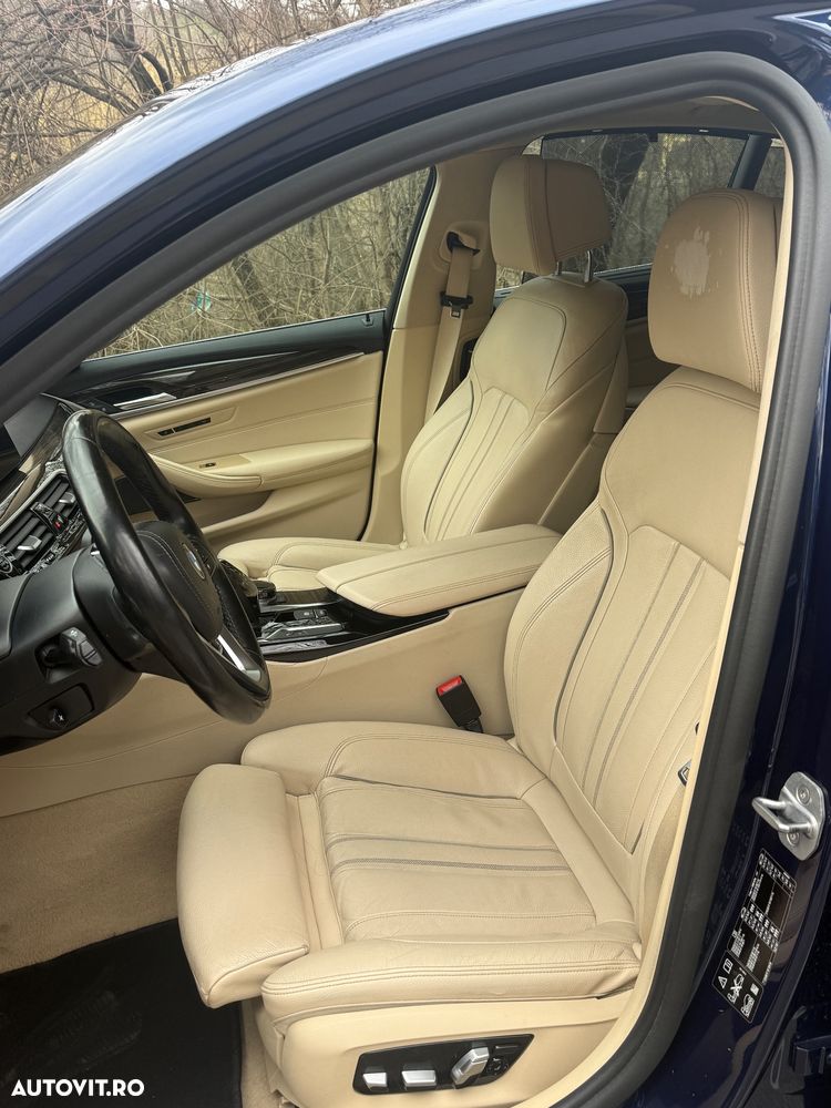 BMW Seria 5 530i xDrive AT - 11