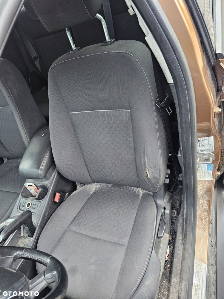 fotel przedni lewy kierowcy podgrzewany ford focus mk3 - 1
