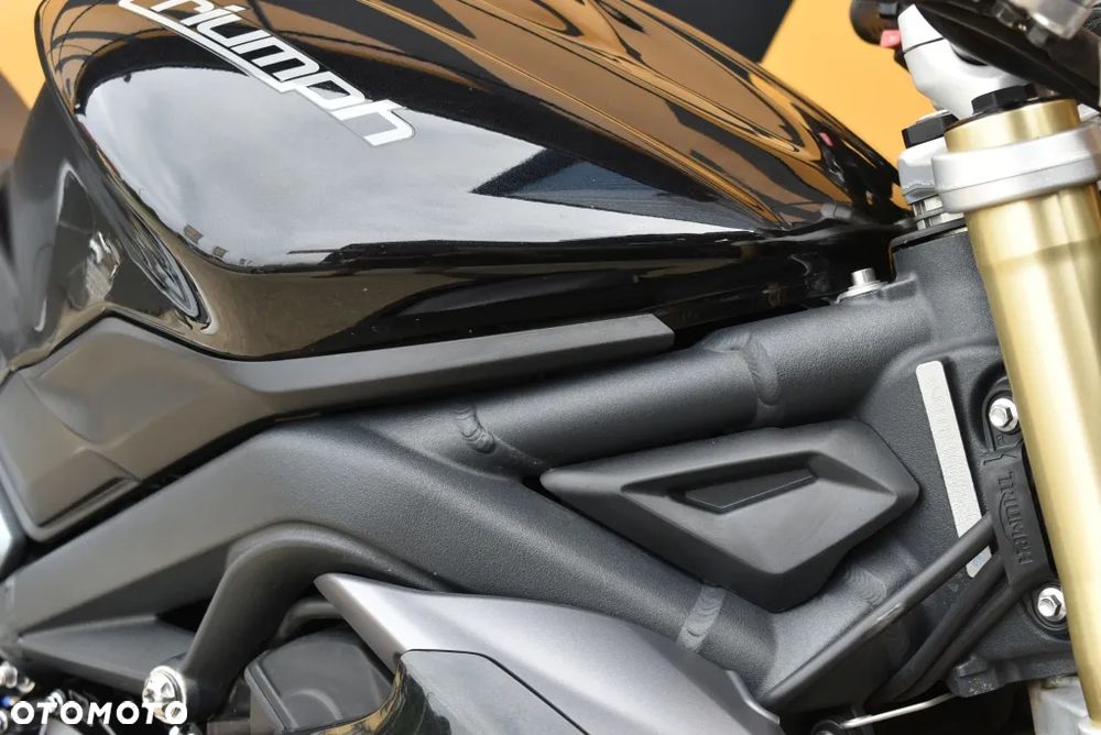 Triumph Street Triple - 38