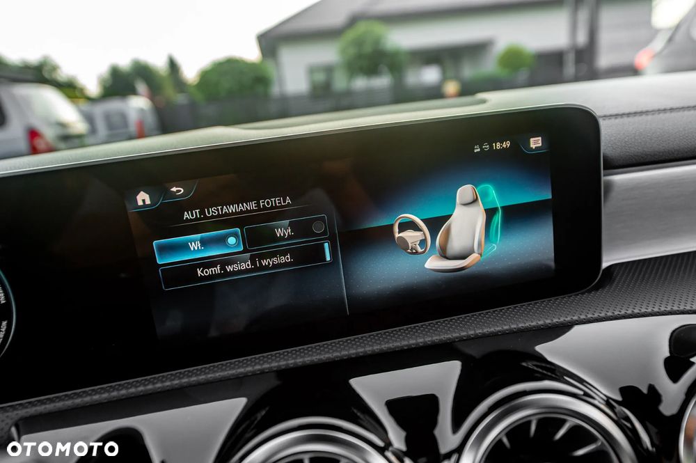 Mercedes-Benz Klasa A 250 4Matic 7G-DCT AMG Line - 36