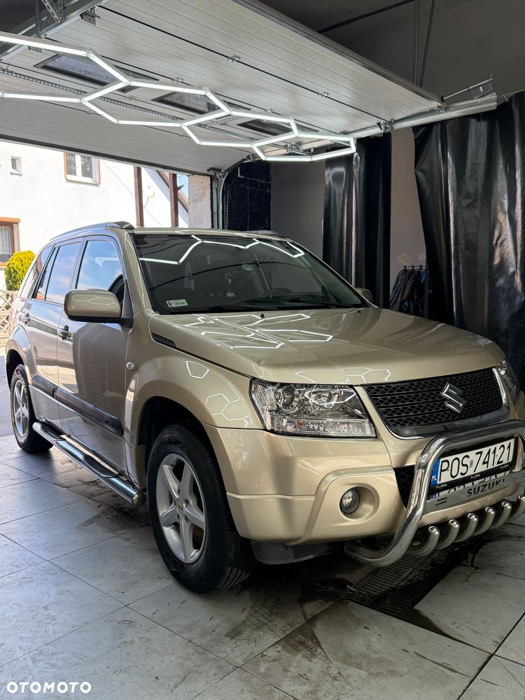 Suzuki Grand Vitara 2.0 Comfort + - 4