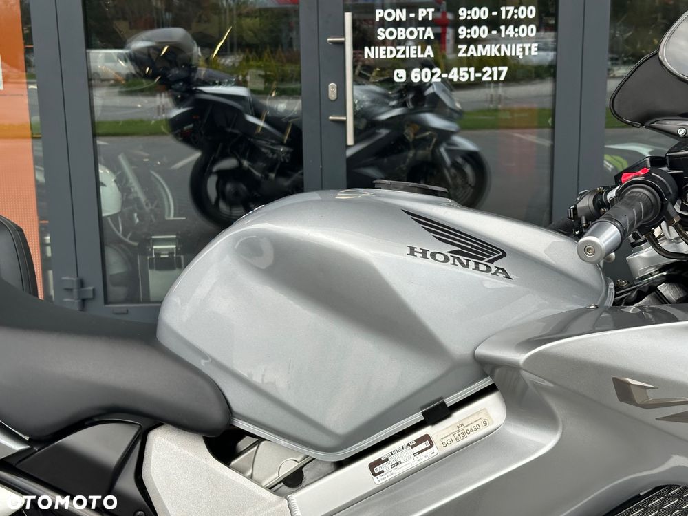 Honda VFR - 10