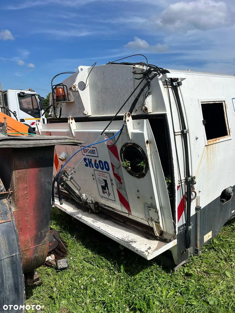 Zabudowa Zamiatarki Marki Schmidt SK600 Zamiatarka Możliwość Transportu - 3