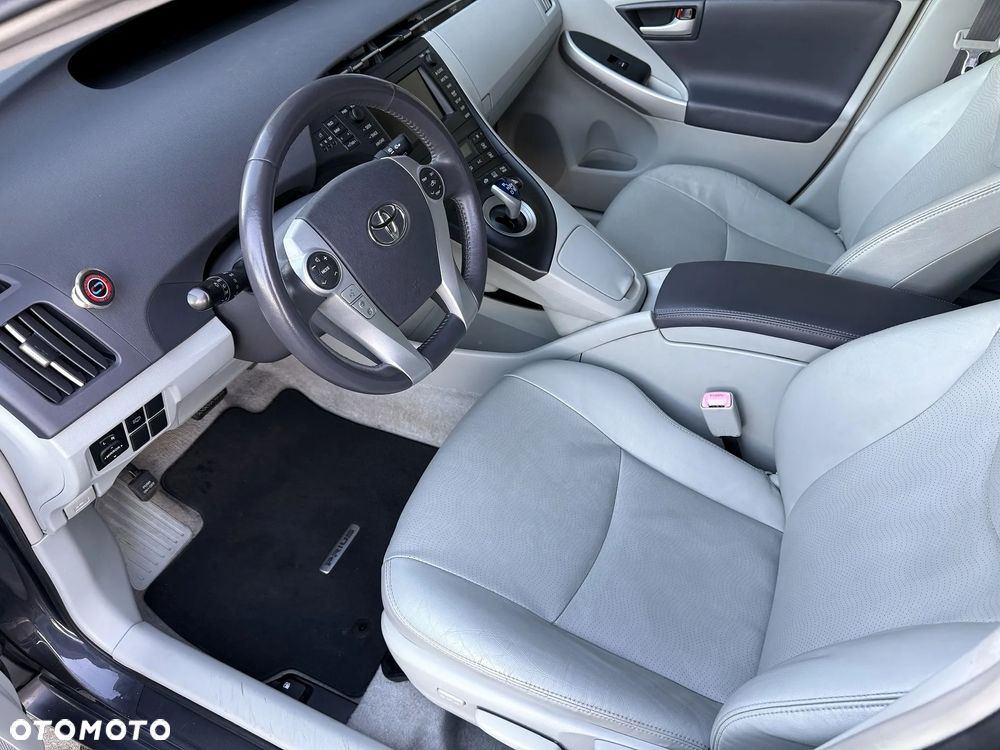 Toyota Prius (Hybrid) Comfort - 20