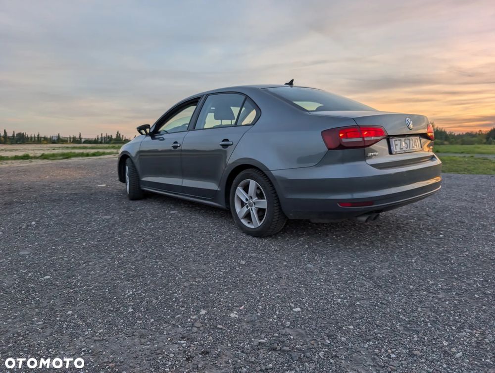 Volkswagen Jetta 1.4 TSI BlueMotion Technology - 11