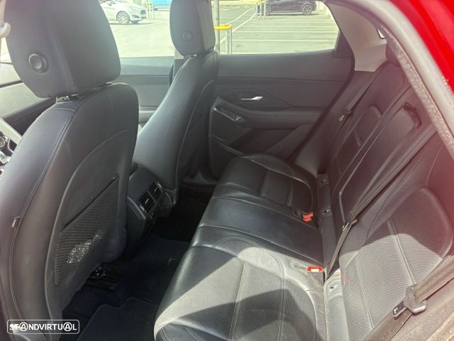 Jaguar E-Pace D150 - 5