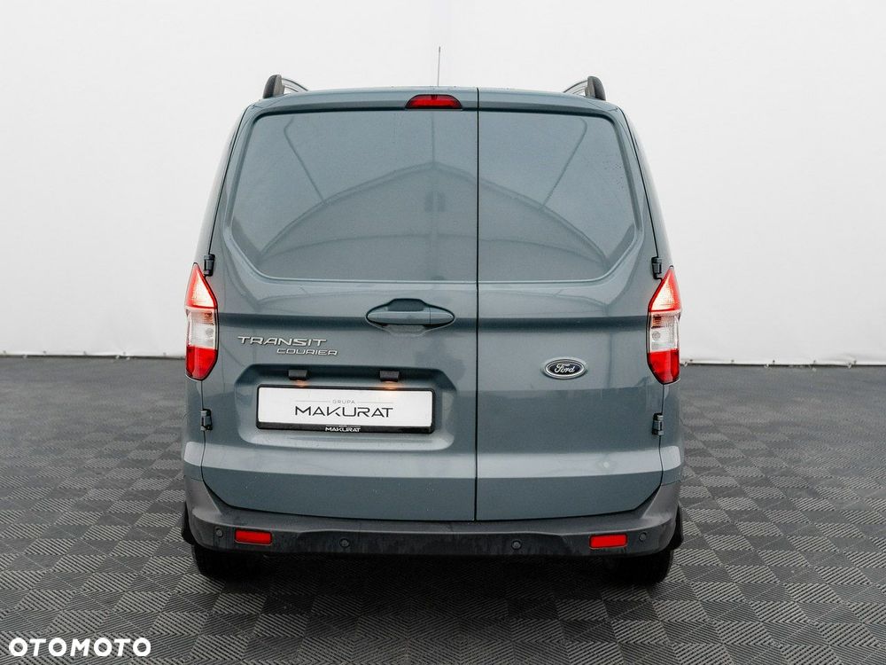 Ford Transit Courier - 11